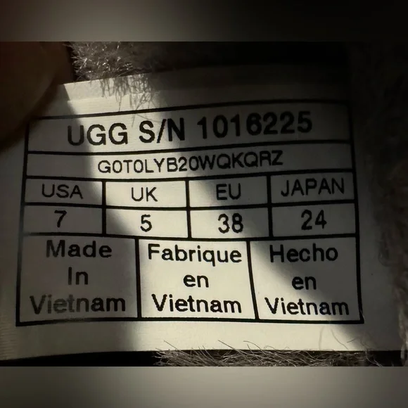 Authentic Preowned Ugg Bailey Bow II Boots Size USA 7 - Picture 8 of 11